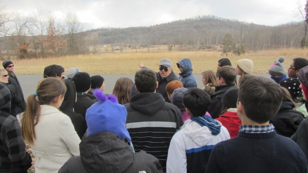 Gettysburg Tour Guide Don Leads Wells Middle School Students