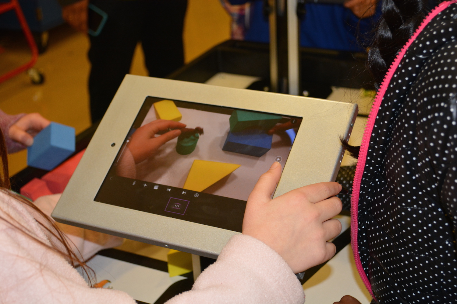 Hour of Code Challenge Inspires Green Elementary School “Science Safari ...